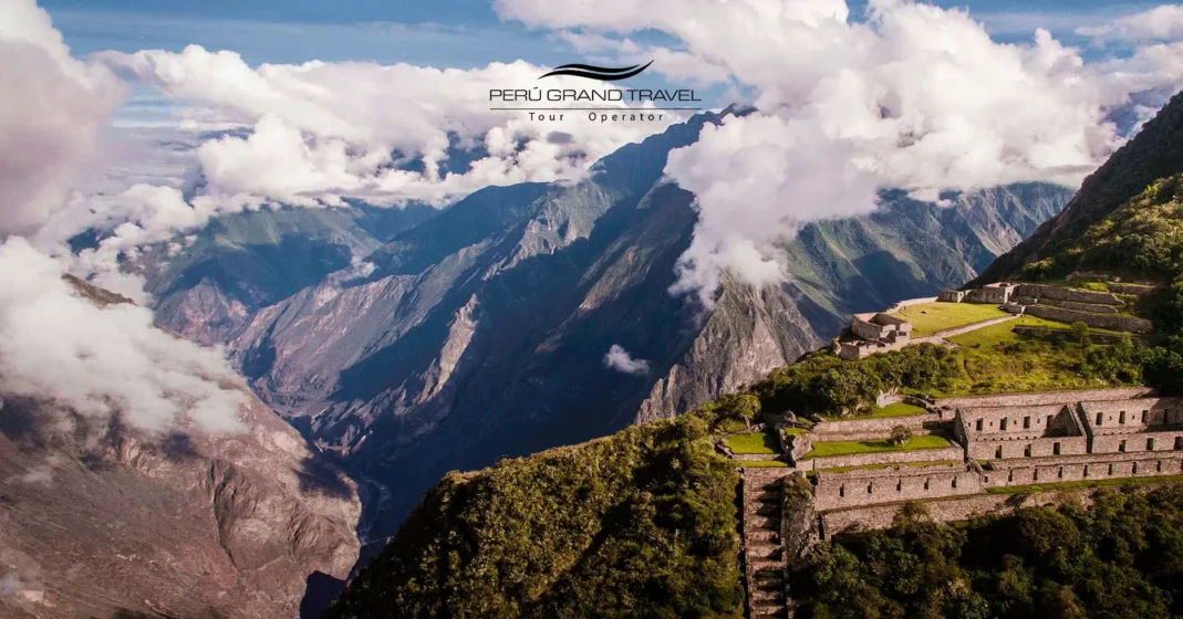 Choquequirao, Choquequirao archaeological site, trek to Choquequirao, trek to Machu Picchu, guide to visiting Machu Picchu, Andean landscape