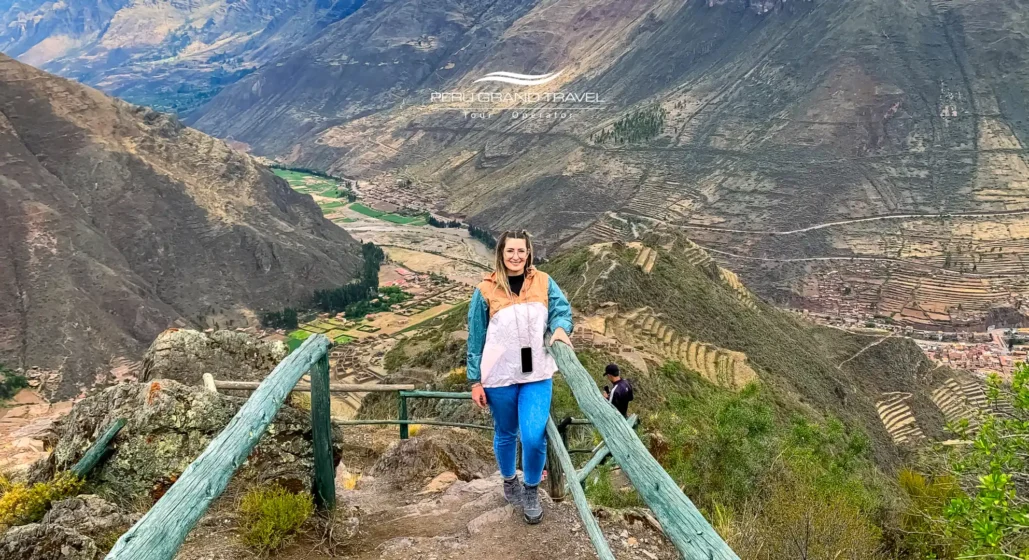 Hiking in the Sacred Valley will take you to numerous viewpoints with incredible views. Just like this viewpoint over Pisac!