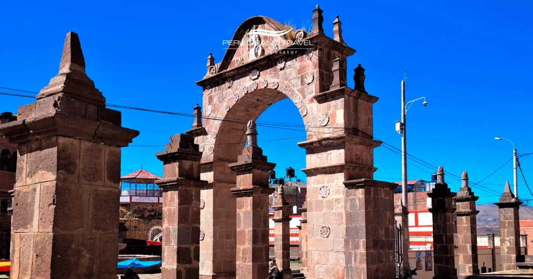 arco deustua, where to take photos in Puno, things to do in Puno, colonial-era arch