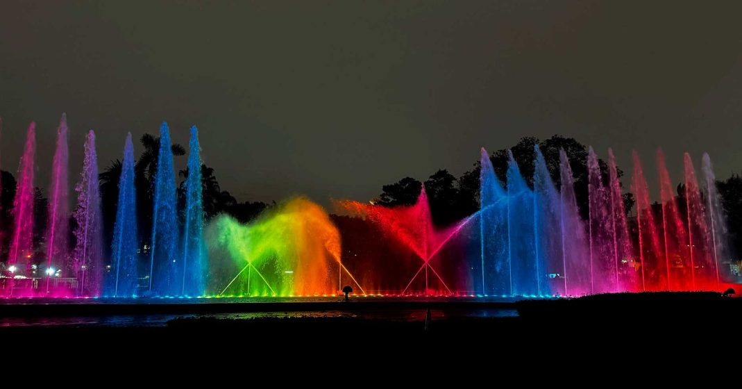 best things to see in lima - Magic water circuit, multi-colored water fountain