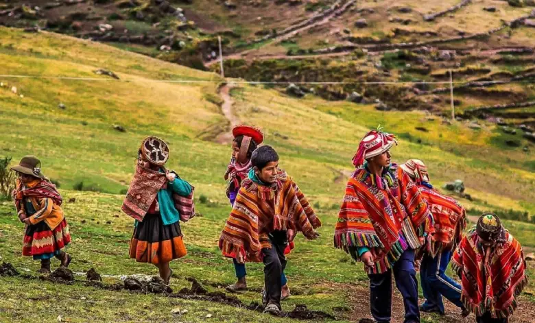 Children on the Lares trek on Peru package tours