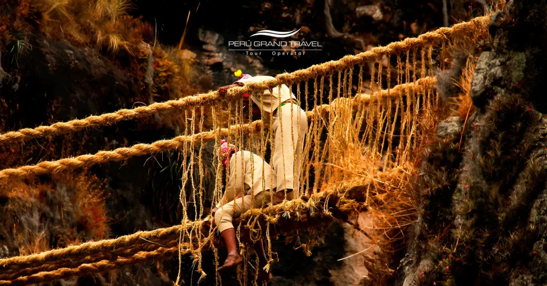 impressive-bridge-of-q'eswachaka-crossing-the-Apurímac-river-