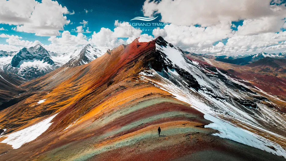 Palcoyo vs Vinicunca... snow is possible at both rainbow mountains!