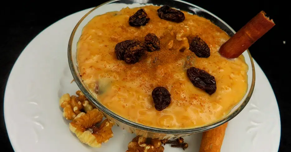 Peruvian street food - desserts and Zambito rice