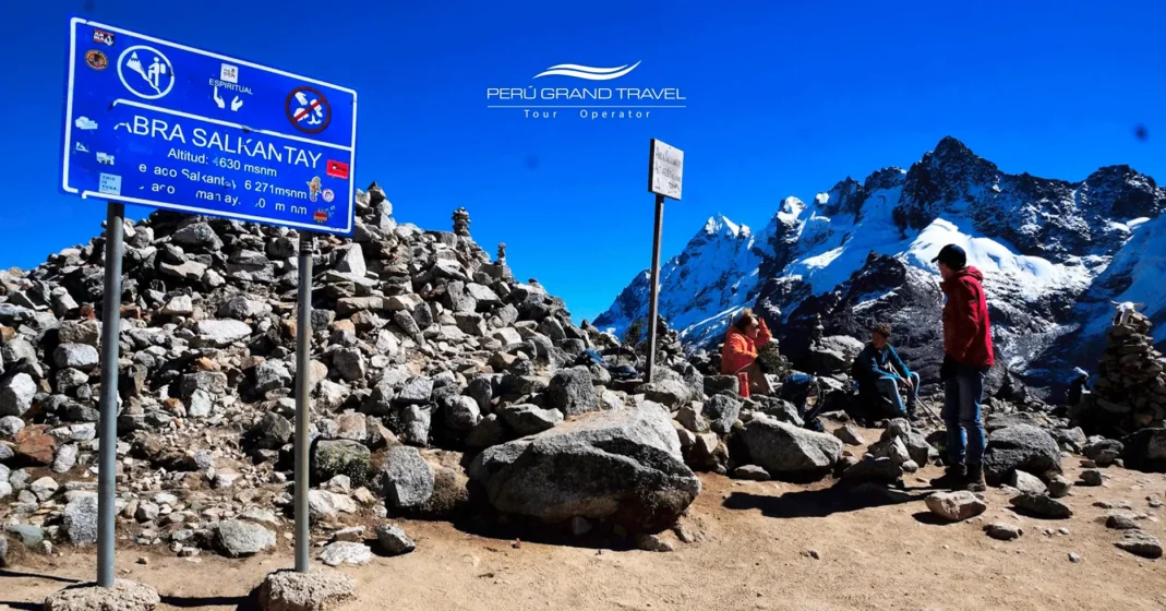 salkantay trekking, treks to machu picchu, travelers to salkantay, traditional trekking