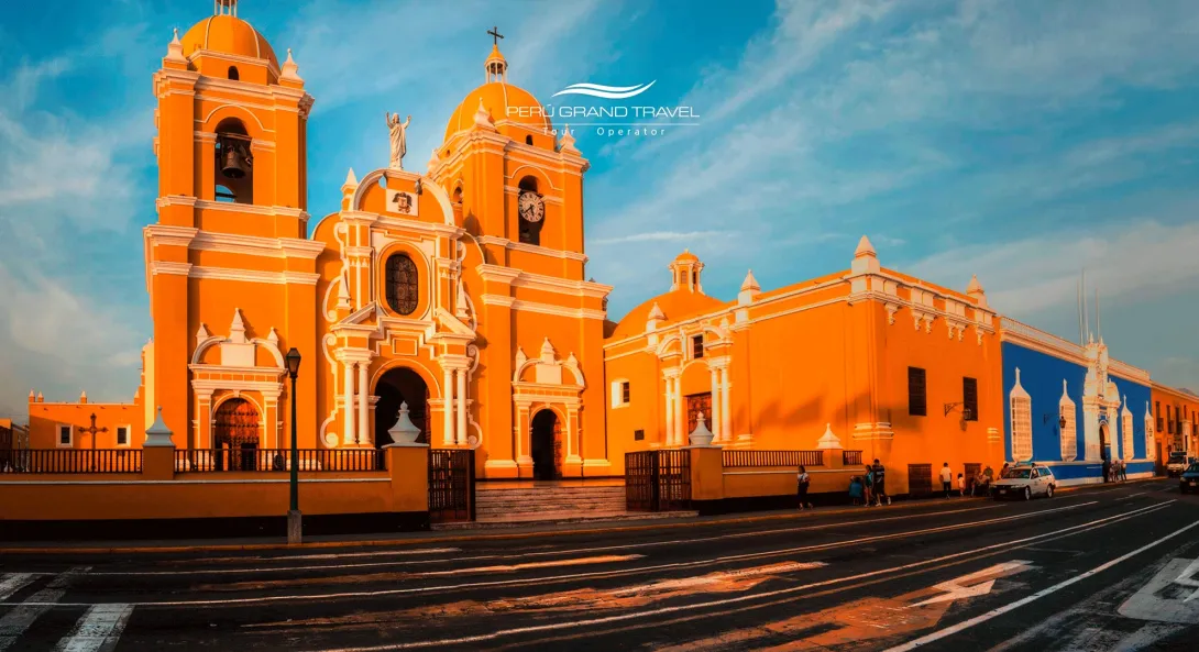 Cover, Trujillo Peru, Trujillo, Trujillo Plaza, Trujillo Cathedral, Trujillo City of Peru