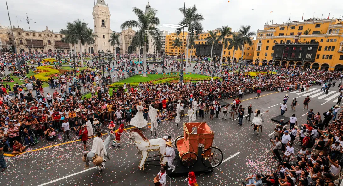 Cover page, carnivals in Lima, carnivals in Peru, main carnival square, dancers, dramatization in the Plaza de Armas of Lima