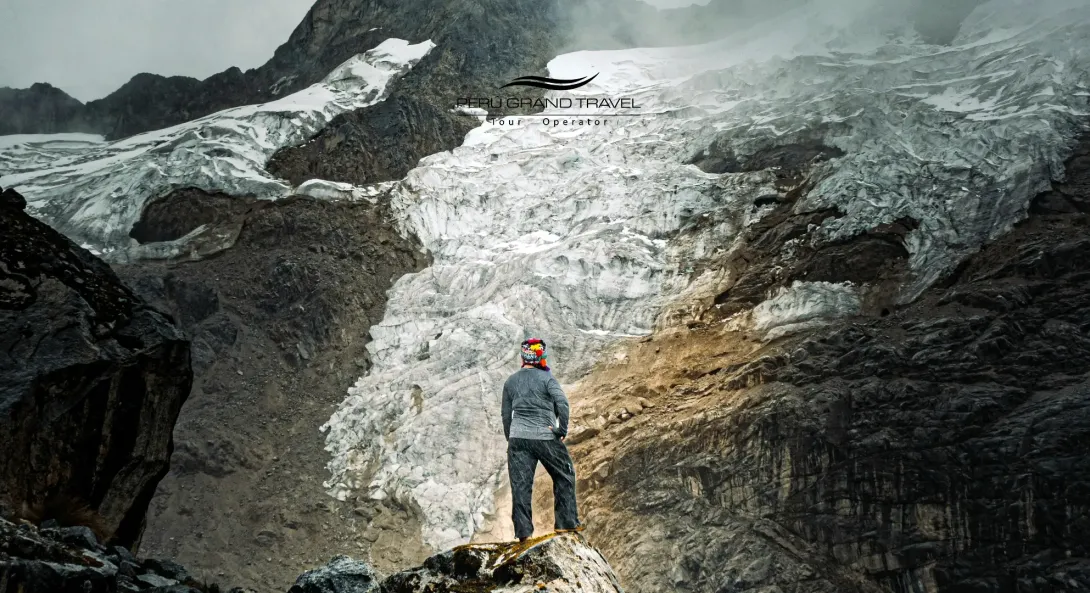 trek to machu picchu, hiking to machu picchu, trekking traveler, landscapes of peru